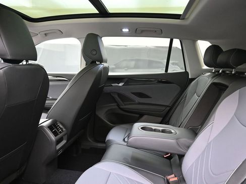 New 2026 Volkswagen Tiguan SE AWD/4WD image 18