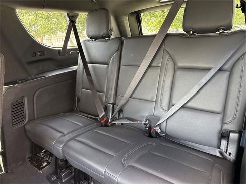 Used 2023 Chevrolet Suburban LT image 33