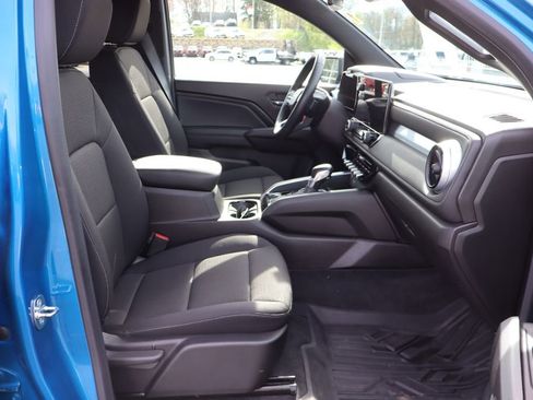 Used 2023 Chevrolet Colorado LT w/ LT Convenience Package II AWD/4WD image 19