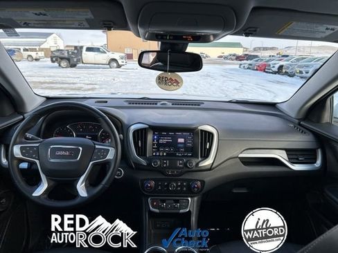 Used 2024 GMC Terrain SLT image 9
