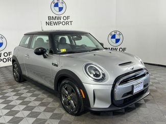 Used 2024 MINI Cooper SE video 1