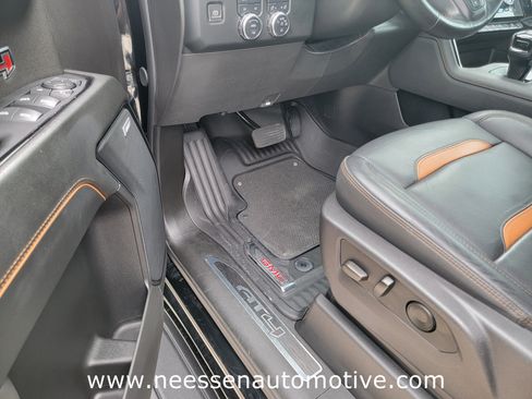 Used 2024 GMC Sierra 1500 AT4 w/ Technology Package AWD/4WD image 13