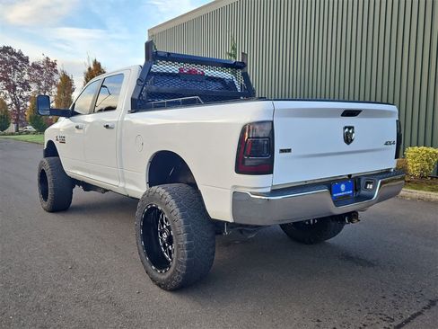 Used 2018 RAM 2500 SLT image 4