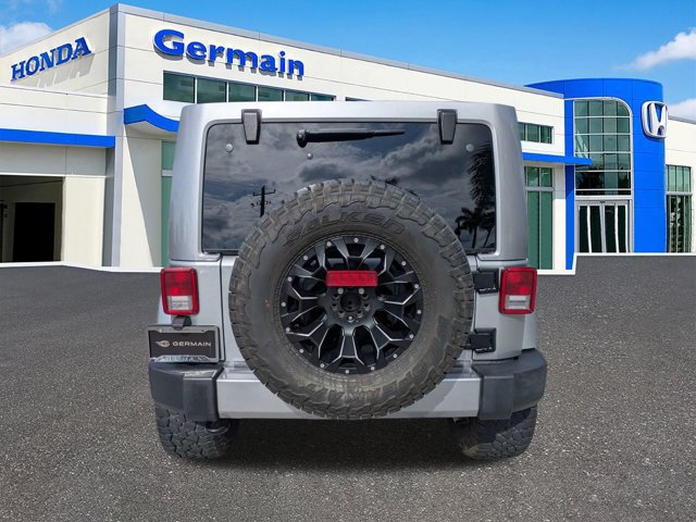 Used 2017 Jeep Wrangler Unlimited Sahara w/ Connectivity Group AWD/4WD image 6