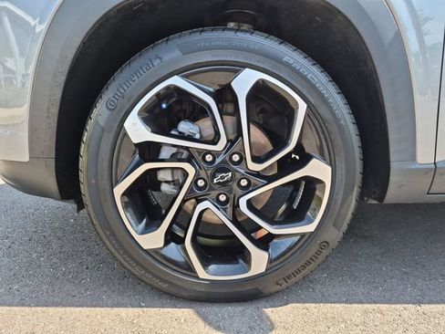 Used 2024 Chevrolet Trax RS w/ Sunroof Package FWD image 34