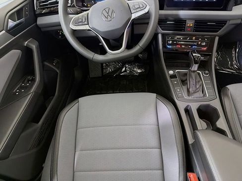New 2026 Volkswagen Jetta SE FWD image 24