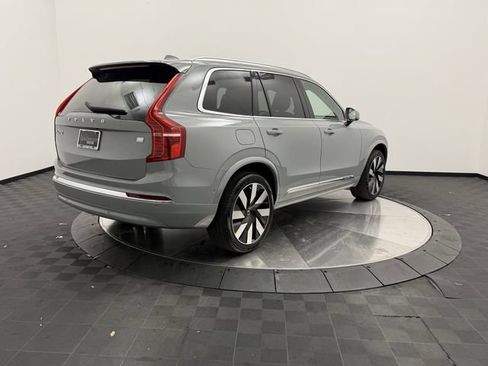 Certified 2024 Volvo XC90 T8 Plus AWD/4WD image 7