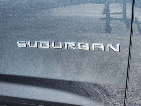 Used 2021 Chevrolet Suburban LS image 7