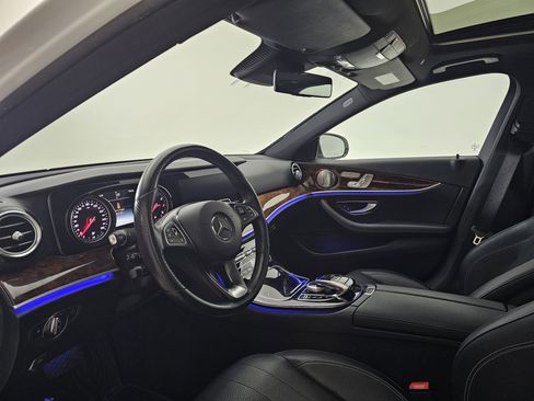 Used 2017 Mercedes-Benz E 300 4MATIC image 7