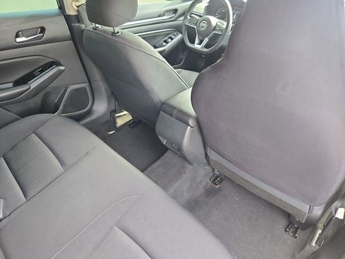 Used 2022 Nissan Altima 2.5 SV w/ SV Premium Package image 11