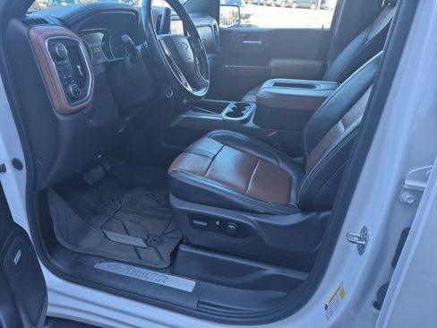 Used 2021 Chevrolet Silverado 1500 High Country w/ Z71 Off-Road Package AWD/4WD image 6