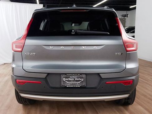 Used 2019 Volvo XC40 T5 Momentum AWD/4WD image 5