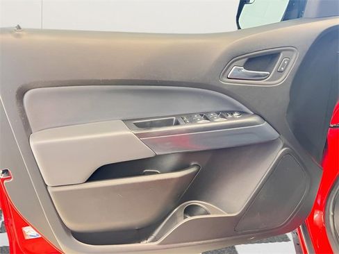 Used 2020 Chevrolet Colorado Z71 image 13