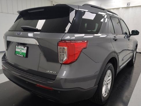 Used 2022 Ford Explorer XLT image 9
