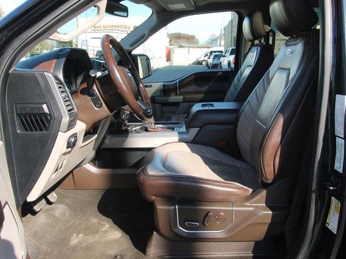 Used 2019 Ford F150 Limited image 9