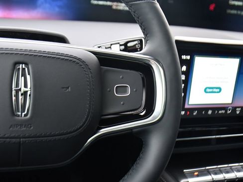 New 2026 Lincoln Nautilus Reserve image 35