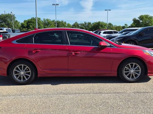 Used 2018 Hyundai Sonata SE FWD image 2