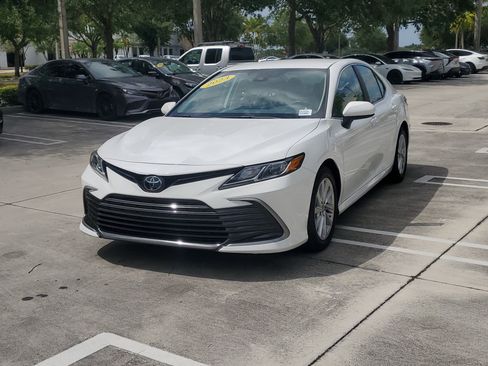 Used 2023 Toyota Camry LE FWD image 7