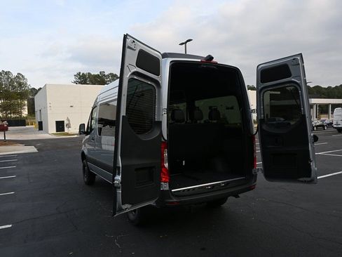 Used 2025 Mercedes-Benz Sprinter 2500 image 30