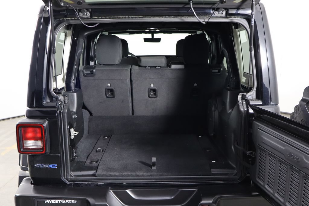 Used 2023 Jeep Wrangler Unlimited w/ Sun & Screen Package AWD/4WD image 17