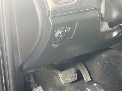 Used 2022 Jeep Grand Cherokee Limited image 10