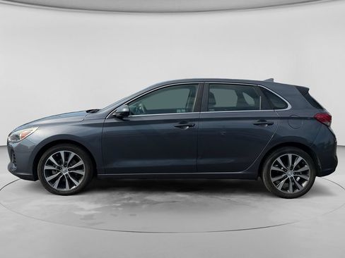 Used 2019 Hyundai Elantra GT FWD image 3