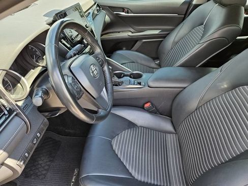 Used 2022 Toyota Camry SE w/ Convenience Package FWD image 13