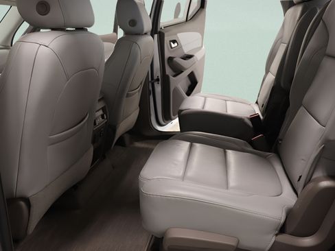Used 2019 Chevrolet Traverse Premier w/ Driver Confidence II Package FWD image 28