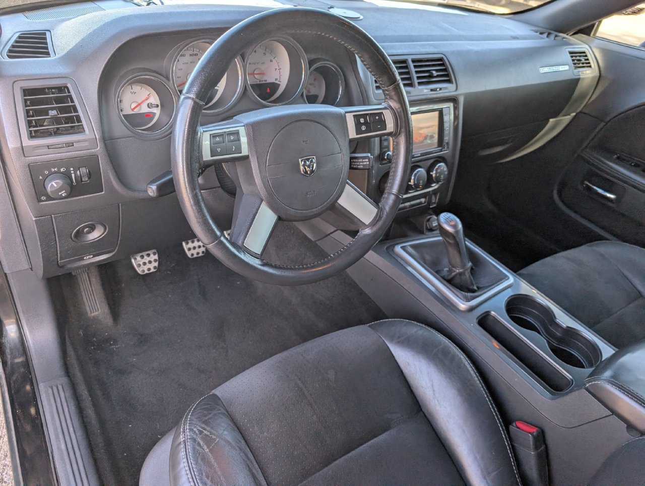 Used 2009 Dodge Challenger SRT8 w/ SRT Option Group II RWD image 8
