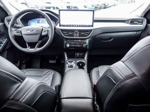 Used 2024 Ford Escape SE w/ PHEV Premium Package image 4