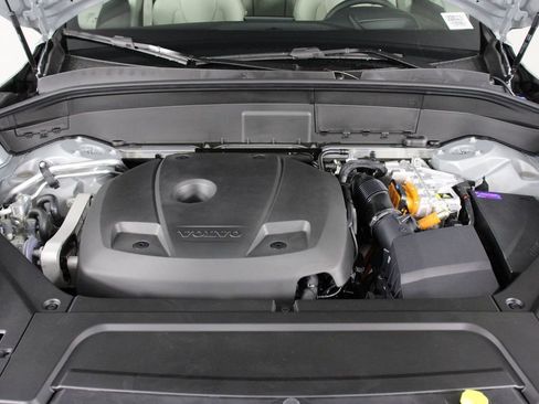 New 2026 Volvo XC90 T8 Ultra w/ Protection Package Premier AWD/4WD image 12