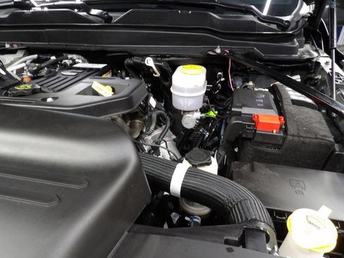 Used 2025 RAM 2500 Big Horn AWD/4WD image 33