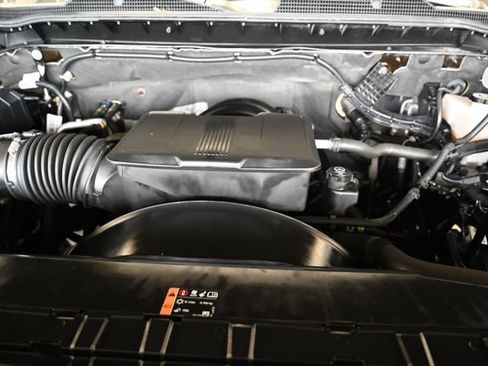Used 2024 Chevrolet Silverado 2500 LT AWD/4WD image 32