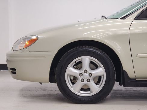 Used 2004 Ford Taurus SE image 19