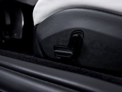 Certified 2019 Ferrari Portofino image 24