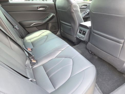 Used 2019 Toyota Avalon XLE w/ Moonroof Package FWD image 5