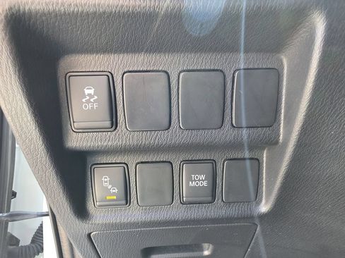 Used 2020 Nissan Pathfinder SV AWD/4WD image 34