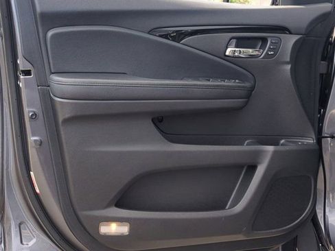 Used 2020 Honda Pilot Touring image 14