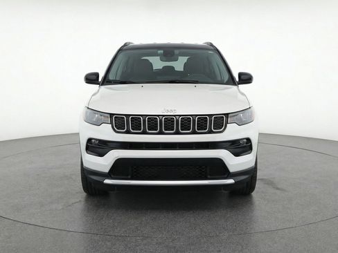 Used 2025 Jeep Compass Limited AWD/4WD image 2