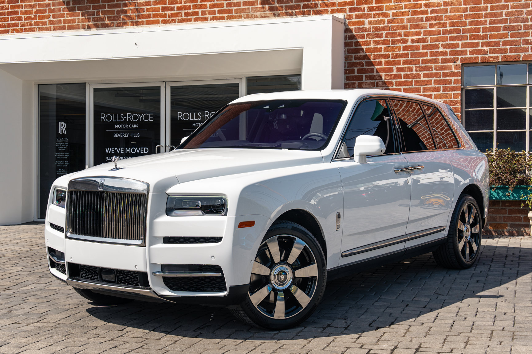 Used 2023 Rolls-Royce Cullinan w/ Technology Package AWD/4WD image 1