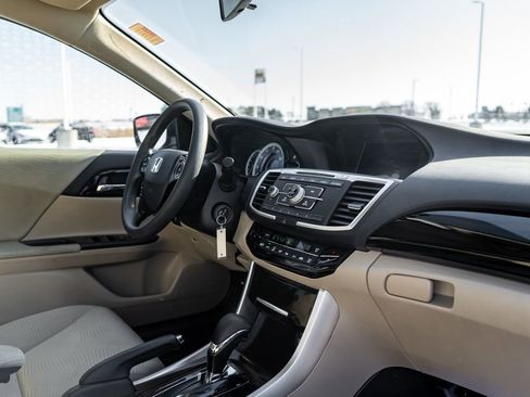 Used 2017 Honda Accord LX image 12