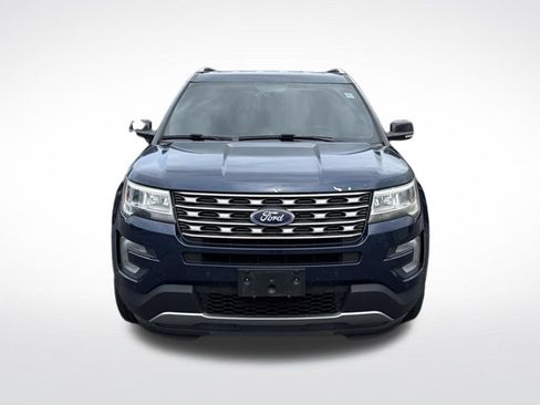 Used 2017 Ford Explorer XLT w/ Equipment Group 202A AWD/4WD image 2