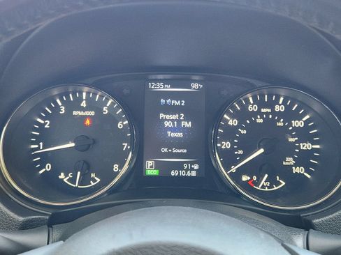 Used 2017 Nissan Rogue SV FWD image 15