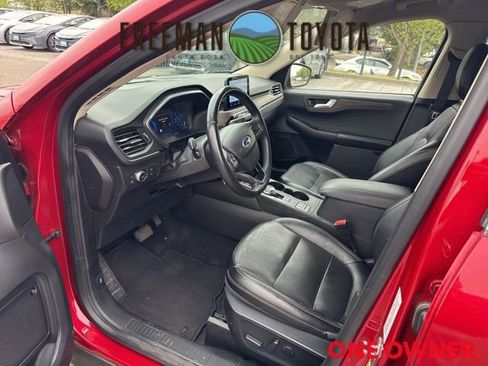 Used 2020 Ford Escape Titanium w/ Titanium Premium Package 2.0 image 7