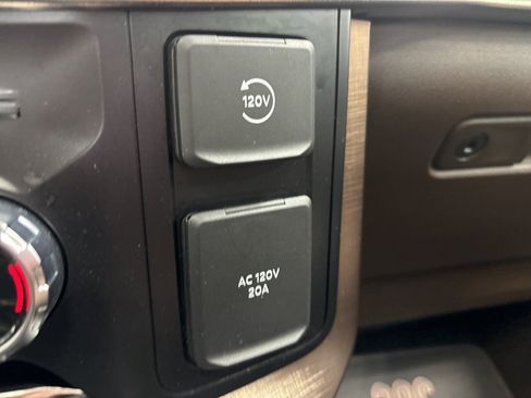 Used 2024 Ford F150 King Ranch w/ FX4 Off-Road Package image 50