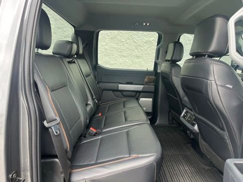 Used 2025 Ford F250 Lariat w/ Chrome Package image 9