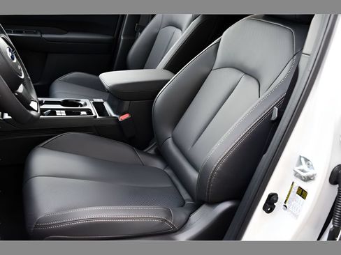 New 2026 Subaru Outback Limited AWD/4WD image 13