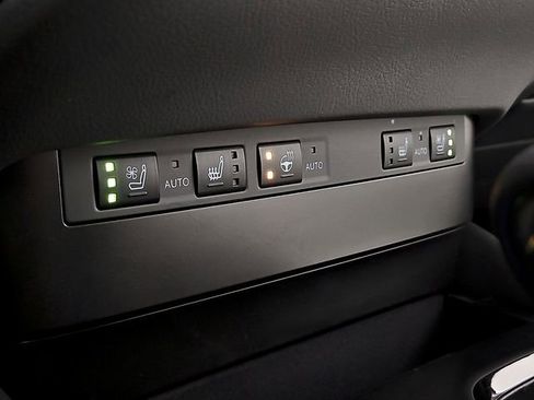 Certified 2025 Lexus ES 300h w/ Premium Package image 30