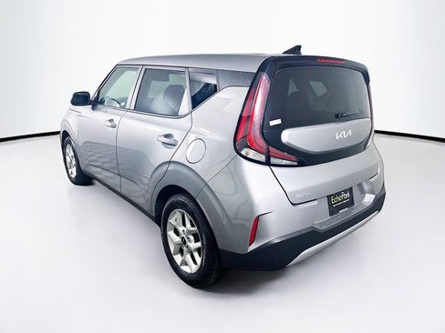 Used 2023 Kia Soul LX w/ LX Technology Package FWD image 5