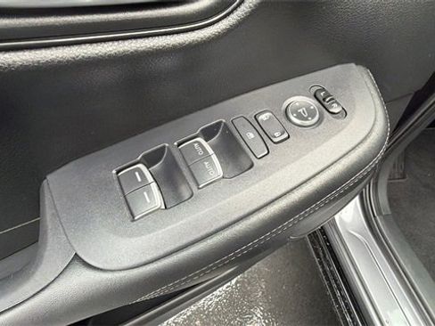 Used 2024 Honda HR-V EX-L image 19